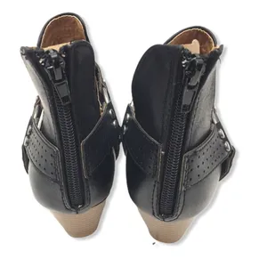 Qupid Black Pointed Toe Cut-out Ankle Booties thumbnail 3