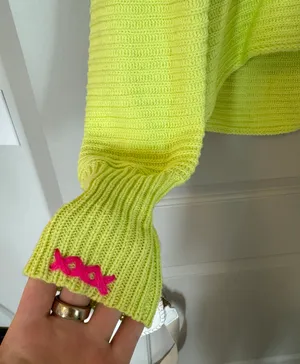Sweater thumbnail 3
