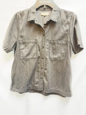Madewell Denim Short-Sleeve Button-Up Shirt in Lunar Wash Size Medium thumbnail 4