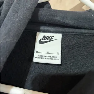 Nike sweatshirt thumbnail 2