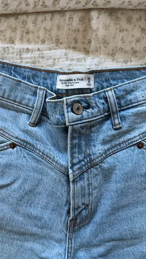 Abercrombie high rise cut off shorts thumbnail 2