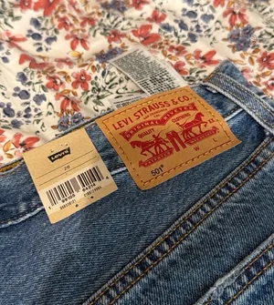 Levi’s Shorts thumbnail 3