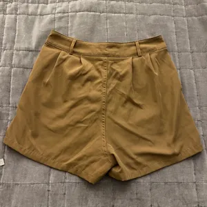 Womens shein brand linen high waisted shorts thumbnail 2