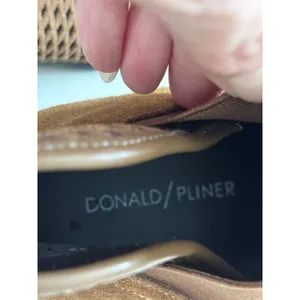 Donald Pliner Womens Tan Perforated Suede Pointed Toe Block Heel Ankle Boots 8.5 thumbnail 6