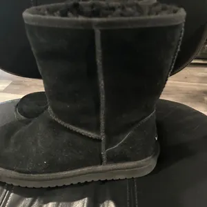 Koolaburra Black Suede Boots Size 6 thumbnail 2