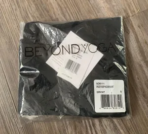 Beyond Yoga Spacedye Love Love The Bump Capri Maternity Leggings thumbnail 6