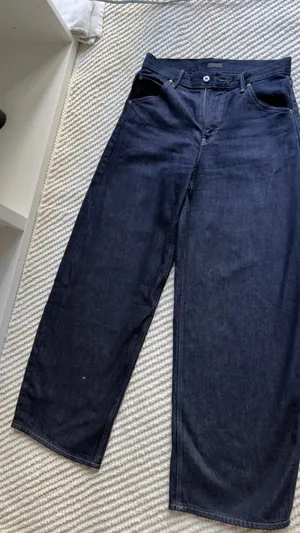 Uniqlo dark wash denim jeans size 27 thumbnail 1