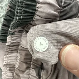 Lululemon Hotty Hot Low Rise Shorts 4" Heritage 365 Camo Misty Mauve‎ Women 4 thumbnail 9