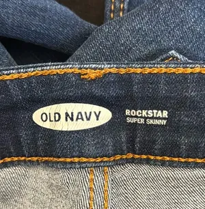 Old Navy Rockstar Super Skinny Jeans thumbnail 3