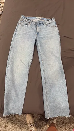 Abercrombie Low-Rise Jeans size 26/2R thumbnail 1