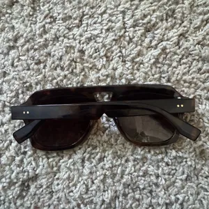 Aviator Sunglasses thumbnail 2