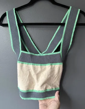 NWT Urban Outfitters Women's Knit Crop Top with Wide Straps Size Medium thumbnail 1