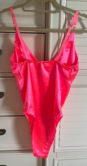 Pink Body Suit Size M thumbnail 6