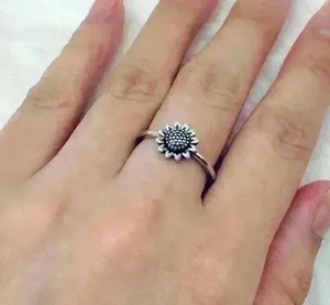 Vintage Sunflower Design Ring Silver Plated size 6 thumbnail 5