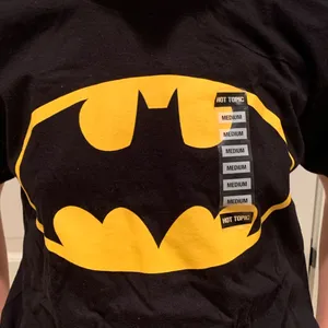NWT Hot Topic Batman T-shirt M thumbnail 2