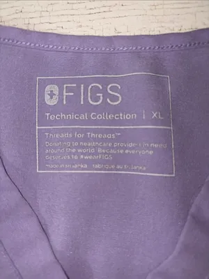 Figs Women's V-Neck Scrub Top in Lavender Size XL thumbnail 5