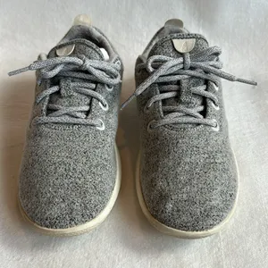 allbirds wool runners sneakers W9 in gray thumbnail 2