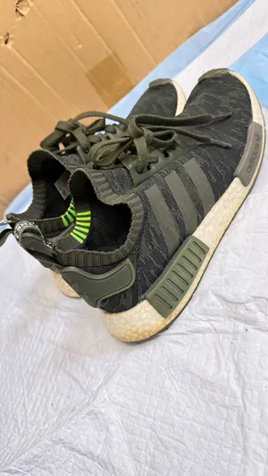 Men’s Adidas Sneakers Shoes Size 8.5 thumbnail 4