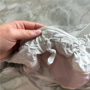Lululemon Athletica Women's White Athletic Shorts thumbnail 8