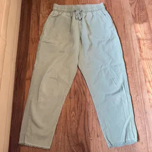 Zara Sage‎ Green Lyocell Cotton Elastic Waist Raw Hem Pants Womens Medium thumbnail 1