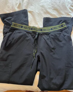 Scrubs Black Size M petite thumbnail 1