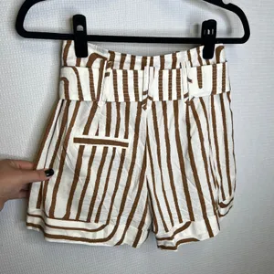 Mango MNG Brown Cream Abstract Stripe Belted High Rise Pleated Shorts Size 2 thumbnail 2