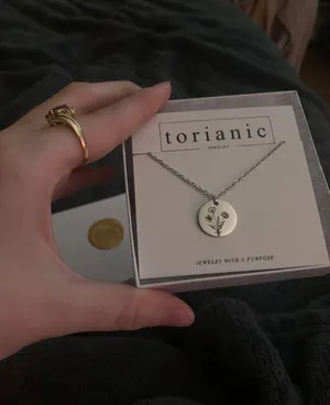 silver flower necklace thumbnail 1