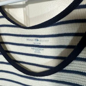 Brandy Melville Tank Top Womens Cotton White Blue Striped Ribbed Lettuce Hem‎ thumbnail 2