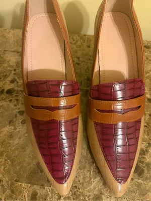 Pointed Toe Two-Tone Women’s Loafers in Burgundy and Tan Never Worn New! thumbnail 2