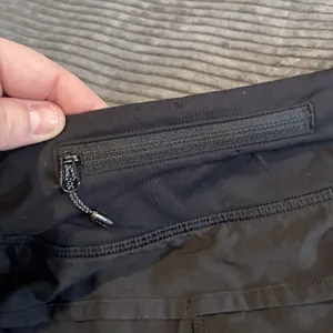 Lululemon Shorts Women’s Size 6 Black Speed Up Low Rise Lined 2.5” thumbnail 5