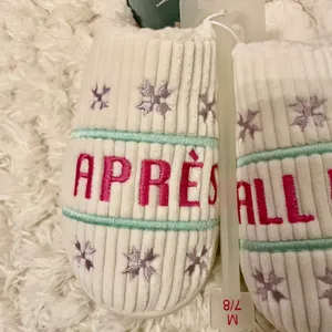 Wild‎ Fable Womens Slippers Cream "Apres All Day" Embroidered Plush Lined M 7/8 thumbnail 3
