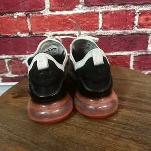 Nike Women’s Airmax 270 size 7 thumbnail 8