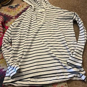 American Eagle small hoodie‎ thumbnail 2