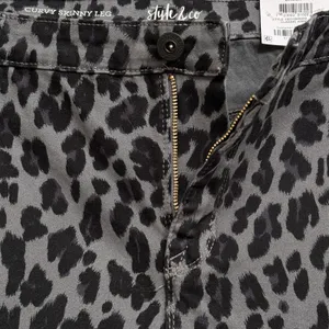Style & Co SZ 22W Curvy Skinny Jeans Leopard Print Mid-Rise Stretch Gray Black thumbnail 5