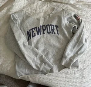 Brandy Melville Cropped Crewneck thumbnail 1