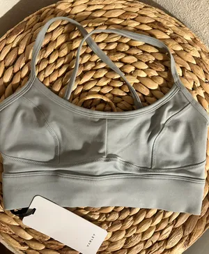 Sports bra thumbnail 1