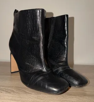 Express Boots thumbnail 1