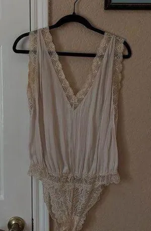 Free People light beige/cream lace detailed lingerie bodysuit going out top thumbnail 1
