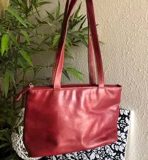 1990s vibrant red CARRYLAND leather shoulder hand rectangular bag purse thumbnail 2
