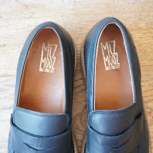 Miz Mooz Size 39 Wylan Black Leather Penny Loafer Chunky Lug Sole Preppy thumbnail 4