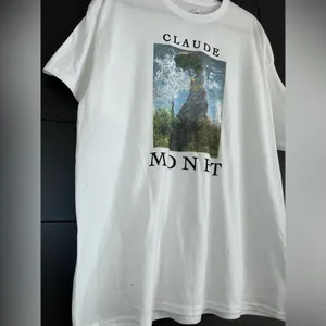 TRUST THE UNIVERSE Claude Monet Artsy Oversized T-Shirt Unisex Adult XL. NWOT thumbnail 2