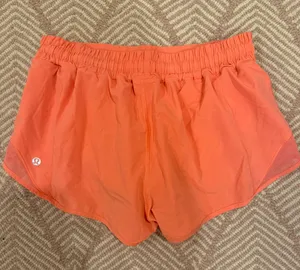 Lululemon Hotty Hot Short 2.5” thumbnail 2