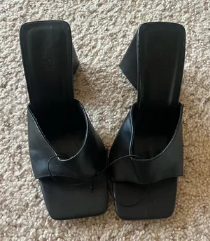 Forever 21 black heels  thumbnail 1