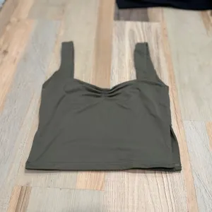 ReoRia Ruched Sweetheart Tank Top Size S Olive Green Sleeveless Crop Top thumbnail 2
