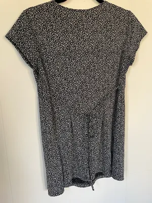 Motherhood Maternity short sleeve blouse top floral vine women’s size medium thumbnail 7