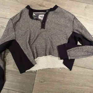 cropped long sleeve Size L thumbnail 1