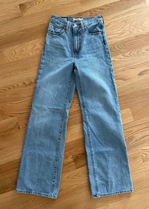 Levi’s Women's Jeans thumbnail 1