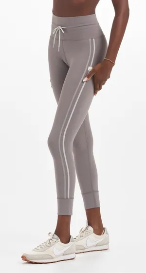 Vuori Daily Sport Legging Size Medium Smoke thumbnail 1