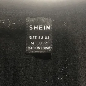 Shein size medium black crop top shorts sleeves thumbnail 5