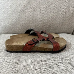 Birkenstock Birki's Sylt Red Snake Scale Print Criss‎ Cross Strap Sandals Size 9 thumbnail 3